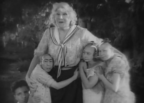 Смотреть фильм уродцы 1932